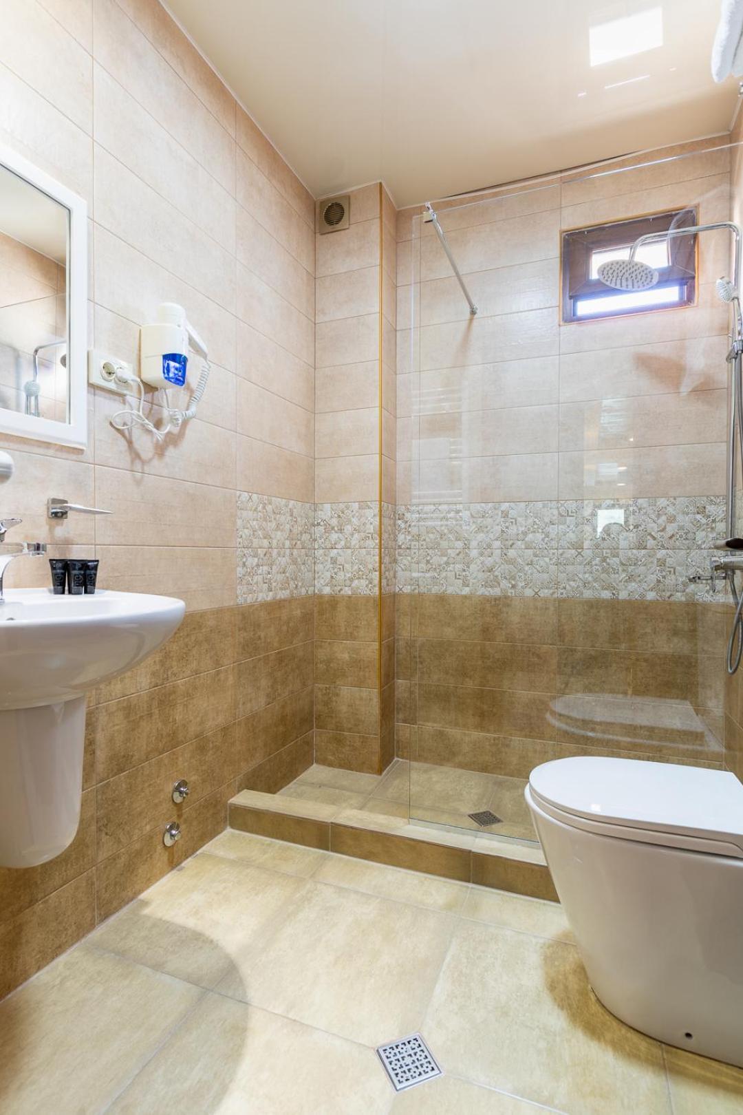 Hotel Gold Tower Mestia Kültér fotó